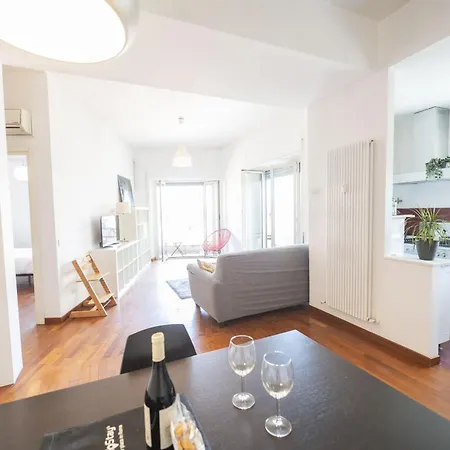 Lightsome And Large Family Apartment Rome